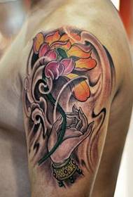 brazo tatuaje de loto de buda