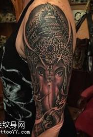 tetovaža kraljevskog slona na ramenu