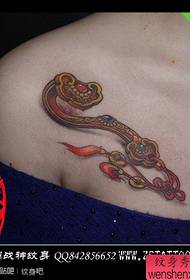 lány mellkasán népszerű klasszikus kedvező kívánságú tetoválás mintát
