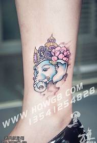 ziloņu dieva lotosa tetovējuma raksts uz potītes