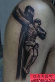 Aarm e Kräiz Jesus Tattoo Muster