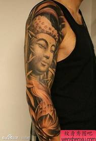 pola tato kepala Buddha ireng lan putih sing apik banget lan putih