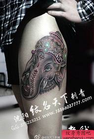 picioare de fată Model popular clasic de tatuaj de zeu de elefant