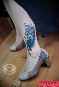 girls legs beautifully popular color feather tattoo pattern