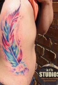 Feather Tattoos 9 zachte en delicate veertattoos