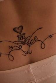 Seksikäs lady vyötärö sydän tatuointi