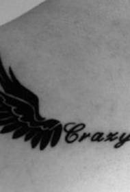 uzorak tetovaže totemskih krila na ramenima