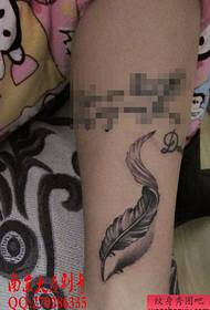 girls legs beautiful black Gray feather tattoo pattern