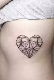 Seti i bukur i dashurisë ultra-të thjeshtë tatuazhe në formën e zemrës