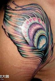 Uzorak tetovaže pera paun