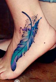Akvarela pluma tatuaje mastro sur la skorpio