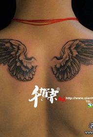 αρσενικό πίσω ώμο δημοφιλές όμορφο άγγελος φτερά μοτίβο τατουάζ