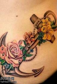 Modèle de tatouage ancre rose délicate taille