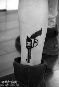 Leg trend popular totem pistol tattoo pattern
