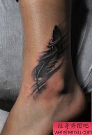 Good-looking foot black-gray feather tattoo pattern