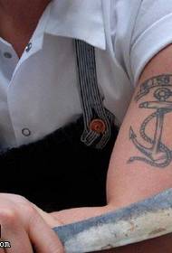 Modello di tatuaggio classico di ancoraggio