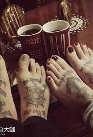 Wzór tatuażu kotwicy stóp