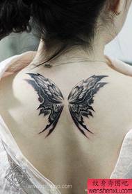 fete înapoi moda frumos fluture aripi model tatuaj