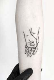 eienaardige en sjarmante tatoeëermerk vir handnaald - die Kanadese tatoeëringskunstenaar Jake Haynes 159335-44 pragtige Europese en Amerikaanse buitelandse meester-tatoeëermerke 159336- Gedraaide tatoeëring in tatoo-styl - werke van die Belo-Russiese tatoeëerder Giena Todryk