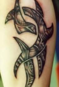 dzinza Totem Hunhu Tatoo Muenzaniso