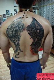 мъжки гръб красив половин ангел половин дявол крила татуировка модел