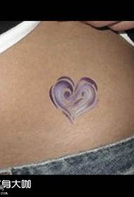 Struk tetovaže srca na struku