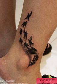 羽毛紋身圖案：腿羽毛鳥紋身圖案紋身圖片