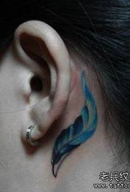 girl's ear good-looking color feather tattoo pattern