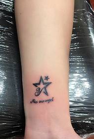 mini five-pointed star with English wrist tattoo pattern