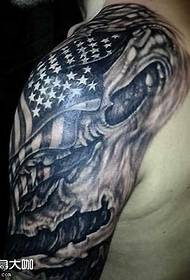 Modello di tatuaggio bandiera americana braccio