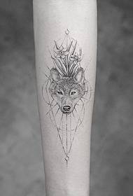 Modela Geometrîk a Tattoo ya Wolf