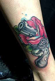 exquisite colored rose water gun tattoo pattern