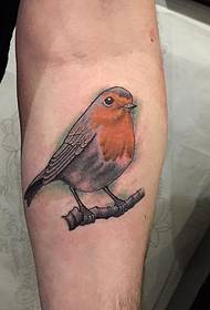 imagem de tatuagem de passarinho bonito no braço de mão