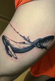 braccio un tatuaggio tatuaggio mini totem balena