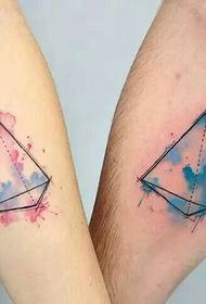 Arm Geometry Couple Tattooは、七夕のサプライズを提供します