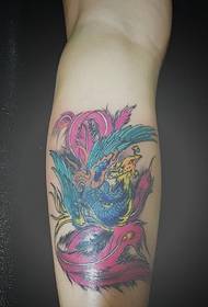 brazo orgulloso patrón de tatuaje de fénix de color