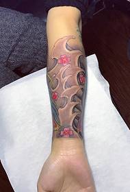 fashion good-looking arm totem tattoo pattern