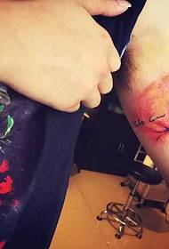 рука цвет дерева татуировки