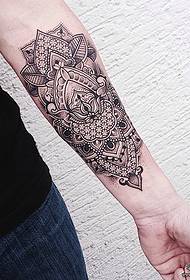 Arm Brahma Tattoo တက်တူးထိုးပုံစံ