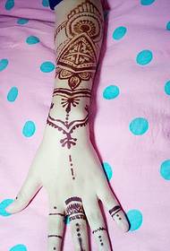 a Very nice fashion Henna tattoo tattoo