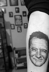 käsivarsi mustavalkoinen hymy Eurooppalaisten ja amerikkalaisten miesten muotokuva tatuointikuvio