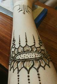 simple fashion exquisite Henna tattoo pattern