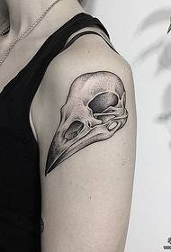 Big point thorn bird skull tattoo pattern