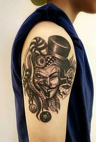 tatuaghjolu alternativu di tatuaggio di braccio totem