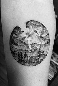 Padrão de tatuagem de paisagem de braço grande
