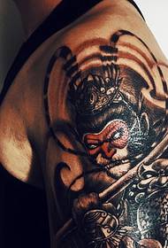 Большой единственный в своем роде рисунок татуировки Qitian Dasheng