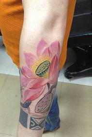 braç i bonic tatuatge de tatuatge de lotus