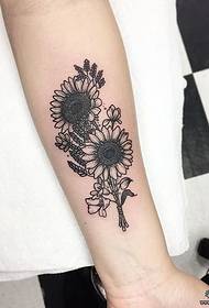 girl Small fresh sunflower tattoo pattern on the inside of the arm