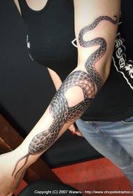 tatuaje de patrón de brazo