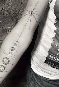cike da ingantaccen ƙarfi Arm hali totem tattoo